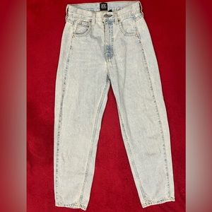 Urban Outfitters, High Rise Carrot Jean, size 24